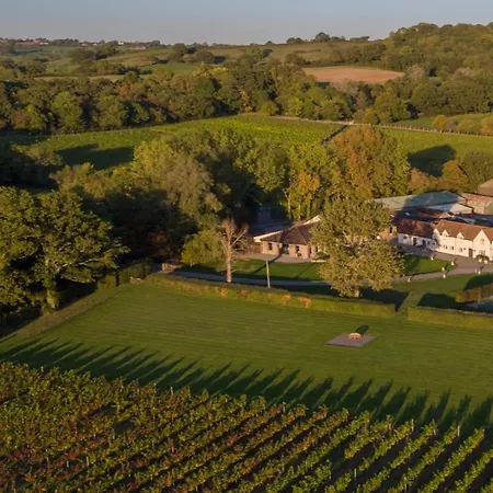 Aldwick Estate Farm stay *