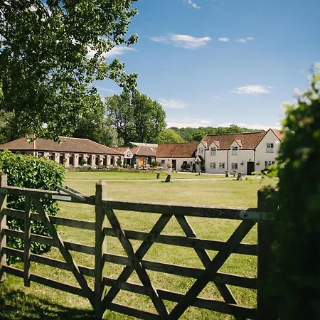 Farm stay Aldwick Estate