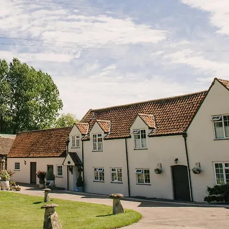 Farm stay Aldwick Estate *
